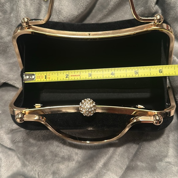 Velvet hard case baby purse with removable chain strap - Picture 8 of 8